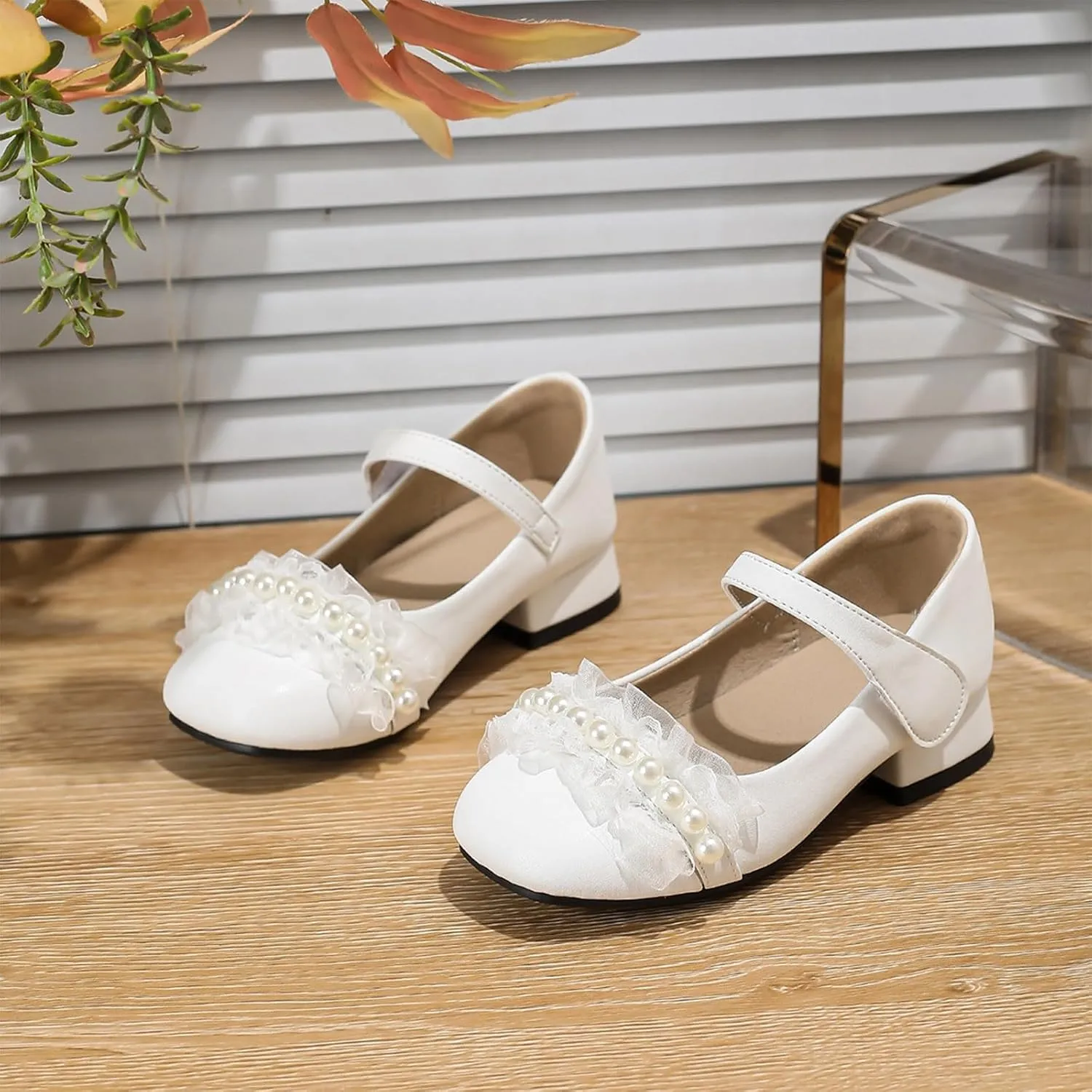Soft Flat Summer Baby Flower Girl Shoes White Thick Heel French Mary Jane Girls High Heel Single Shoes Summer Shallow Mouth Versatile Small Leather Adjustable Sporty Slides for The Beach and Pool