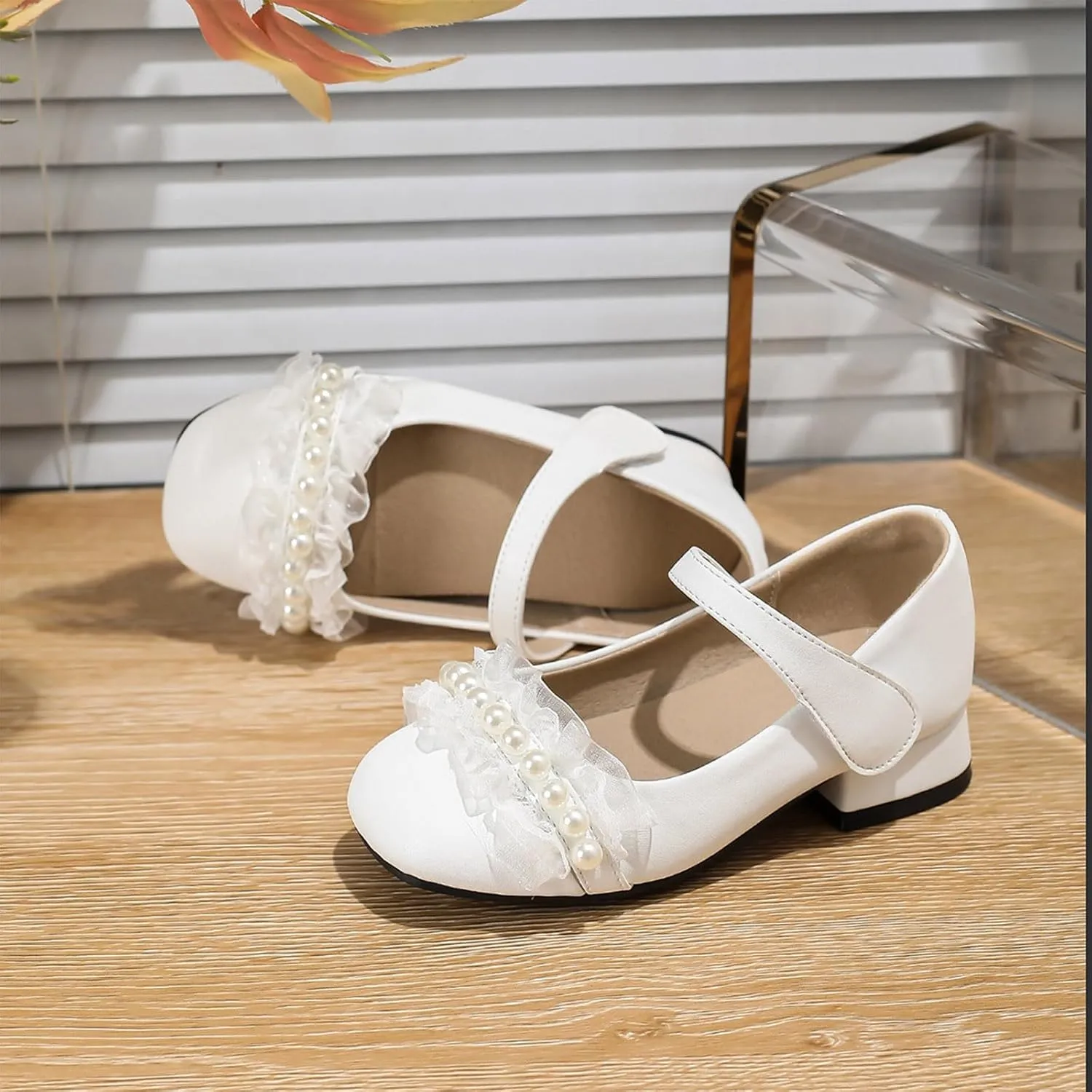 Soft Flat Summer Baby Flower Girl Shoes White Thick Heel French Mary Jane Girls High Heel Single Shoes Summer Shallow Mouth Versatile Small Leather Adjustable Sporty Slides for The Beach and Pool