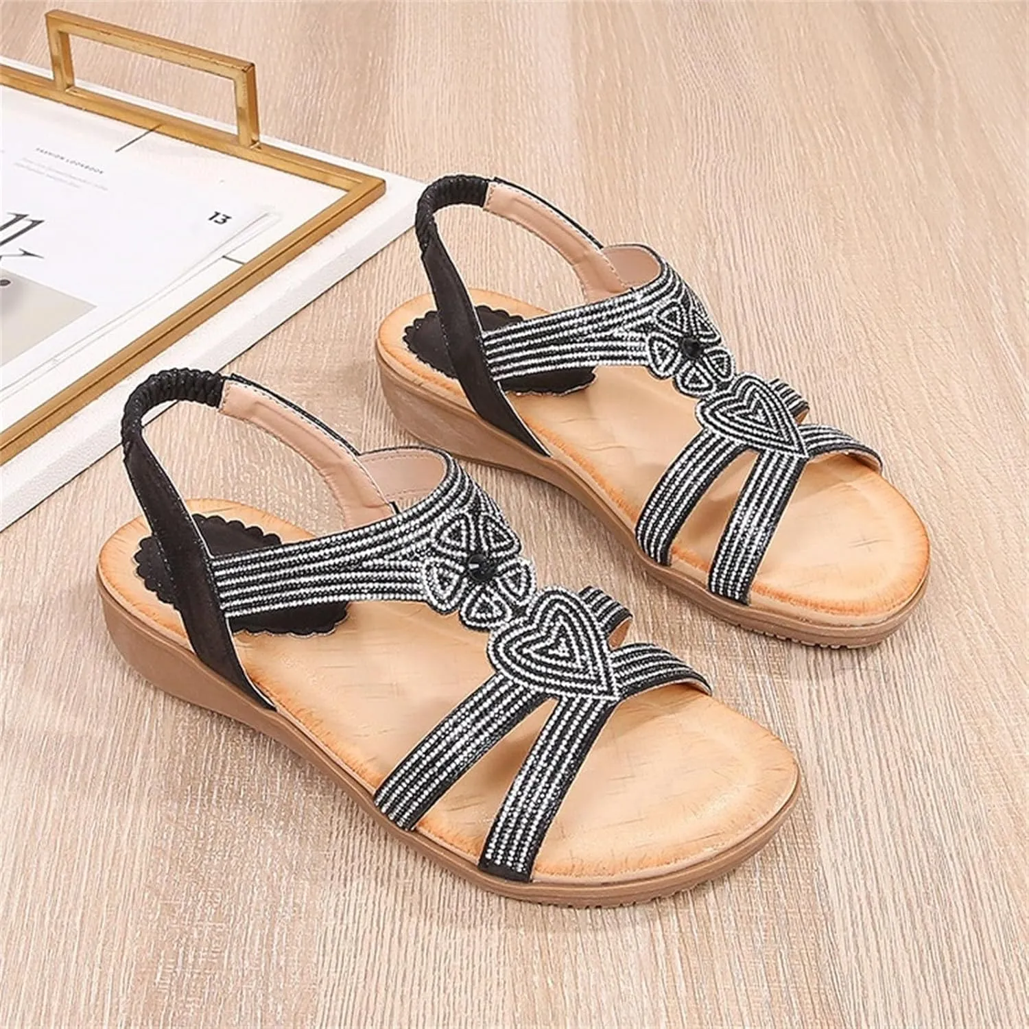 Womens Flats Bohemia Glitter Love Pattern Sandals Open Toe Ankle Strap Beach Sandal Comfortable Summer Dress Shoes